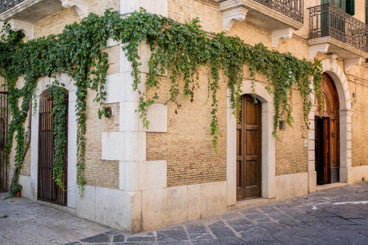 Le Foglie Di Acanto Lucera Exterior photo